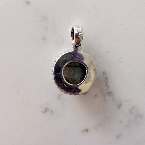 Sterling Silver Moon Face Labradorite Pendant - Picture 3 of 3